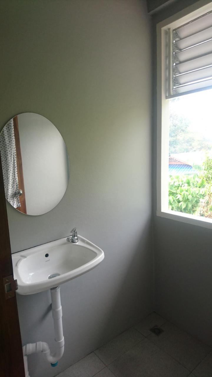 Easy Rooms And Minimart Koh Lanta Ngoại thất bức ảnh
